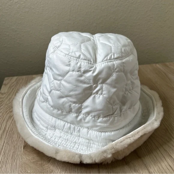 UGG White Quilted Puffer Bucket Hat - Picture 2 of 8